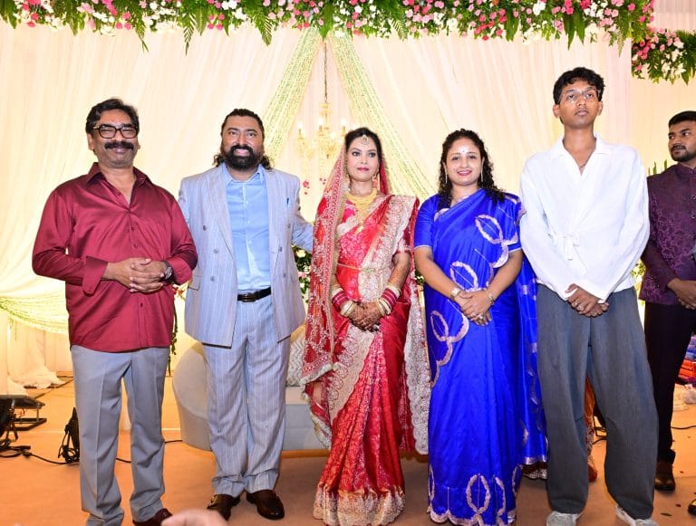 सांसद विजय हांसदा के रिसेप्शन में शामिल हुए मुख्यमंत्री हेमंत सोरेन