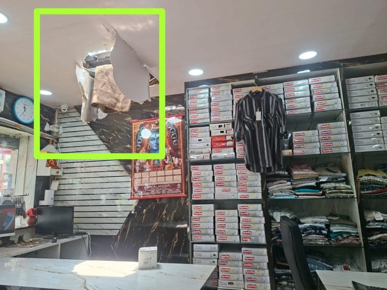 रांची के तुपुदाना में चोरों का आतंक: एस्बेस्टस काटकर ‘फैशन हाउस’ से लाखों का माल और नकदी पार, व्यापारियों में भारी आक्रोश