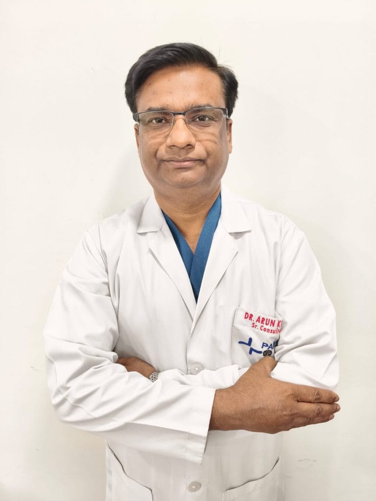 पारस एचईसी अस्पताल में प्रोस्टेट कैंसर पीड़ित 73 वर्षीय मरीज की रीढ़ की जटिल सर्जरी सफल, दर्द से मिली राहत