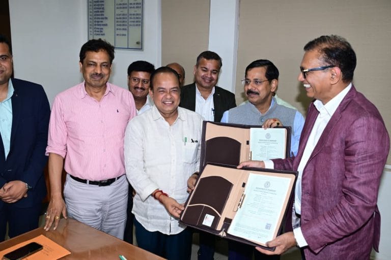 झारखंड के सदर अस्पताल बनेंगे हाईटेक डिजिटल हेल्थ सेंटर: स्वास्थ्य मंत्री डॉ. इरफान अंसारी की मौजूदगी में रॉडिक कंपनी के साथ हुआ एमओयू