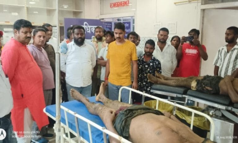 लातेहार में बारिश से बचने के लिए पेड़ के नीचे खड़े दो युवकों पर गिरी आकाशीय बिजली, मौके पर दर्दनाक मौत से पसरा मातम