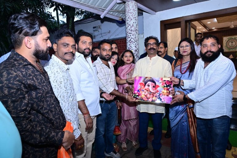 सीएम हेमन्त सोरेन से मिला गणेश पूजा महासमिति का प्रतिनिधिमंडल, गणेश महोत्सव 2026 में शामिल होने का दिया न्योता