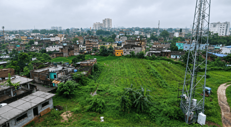 कुदरत की हरियाली पर भारी पड़ी आफत: झमाझम बारिश ने बढ़ाई खूबसूरती, लेकिन थम गई जिंदगी की रफ्तार